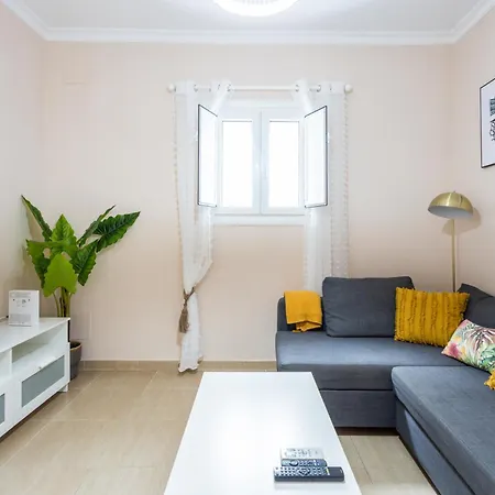 Corralon De Carros By Time Cadix